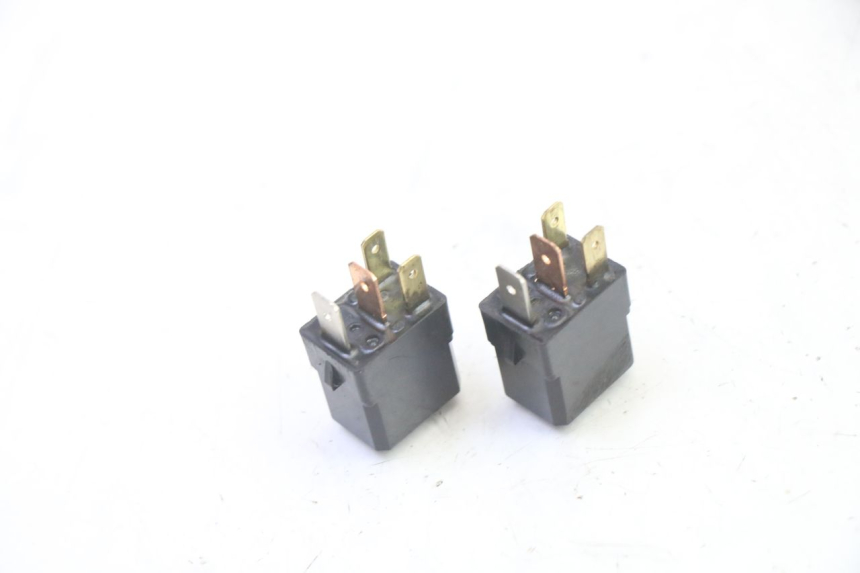 photo de RELÉ ELÉTRICO YAMAHA TDM ABS 900 (2002 - 2014) - Detalhe da peça