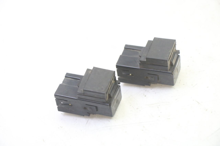 photo de RELÉ ELÉTRICO YAMAHA TDM ABS 900 (2002 - 2014) - Outro ângulo de visão