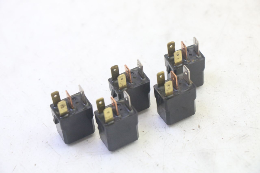 photo de RELÉ ELÉTRICO YAMAHA TDM ABS 900 (2002 - 2014) - Detalhe da peça
