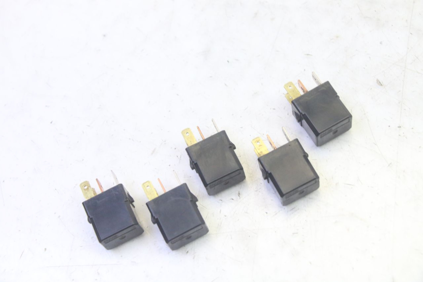 photo de RELÉ ELÉTRICO YAMAHA TDM ABS 900 (2002 - 2014) - Zoom do estado de desgaste