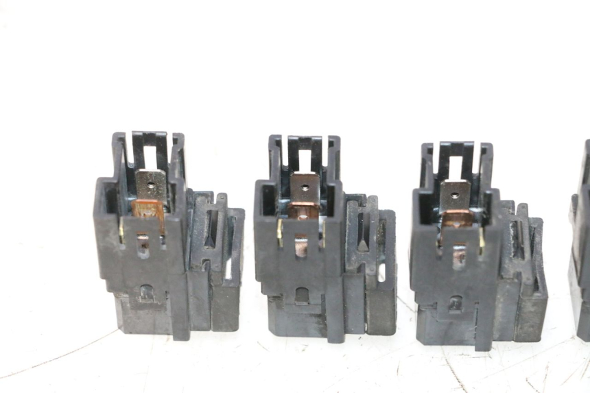 photo de RELÉ ELÉTRICO YAMAHA TDM ABS 900 (2002 - 2014) - Outro ângulo de visão