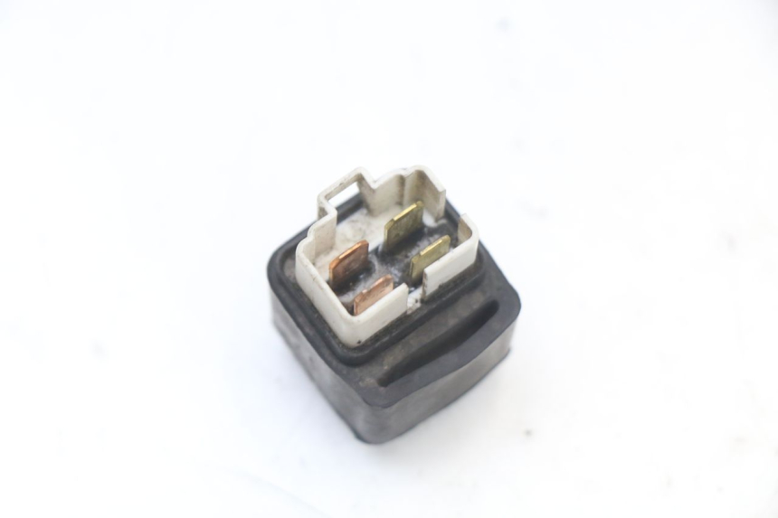 photo de RELÉ ELÉTRICO YAMAHA TDR DELTABOX 125 (1997 - 2003) - Detalhe da peça