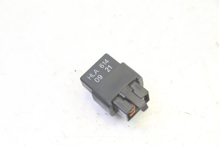 photo de RELÉ ELÉTRICO PEUGEOT TWEET PRO EFI 4T 50 (2021 - 2022) - Vista principal