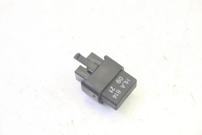 photo de RELÉ ELÉTRICO PEUGEOT TWEET PRO EFI 4T 50 (2021 - 2022) - Detalhe da peça