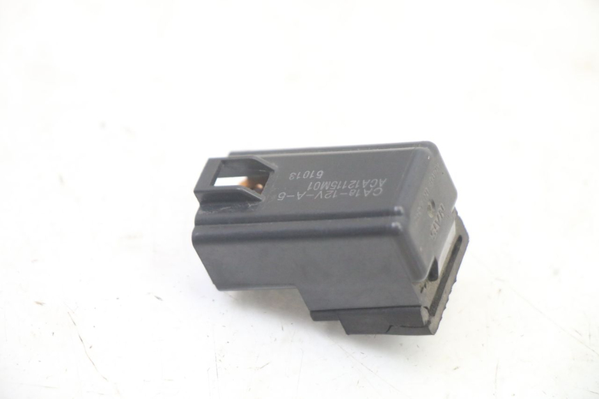 photo de RELÉ ELÉTRICO SUZUKI UH BURGMAN 125 (2002 - 2006) - Detalhe da peça