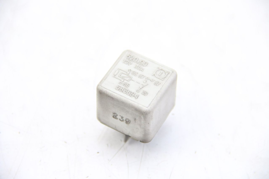 photo de RELÉ ELÉTRICO PIAGGIO VESPA GTS SUPER IE 125 (2009 - 2016) - Detalhe da peça