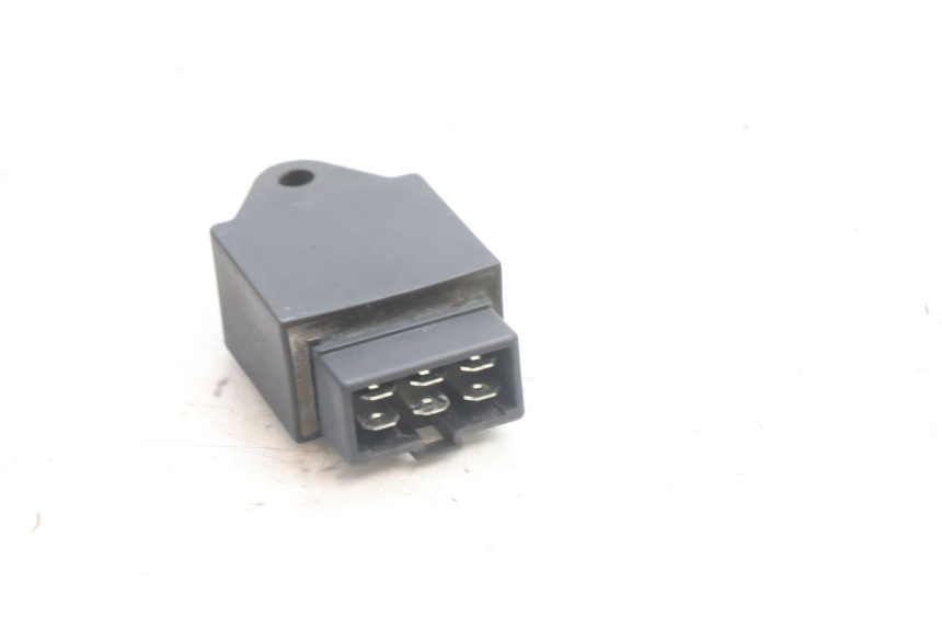 photo de RELÉ ELÉTRICO PIAGGIO VESPA S 2T 50 (2007 - 2014) - Outro ângulo de visão
