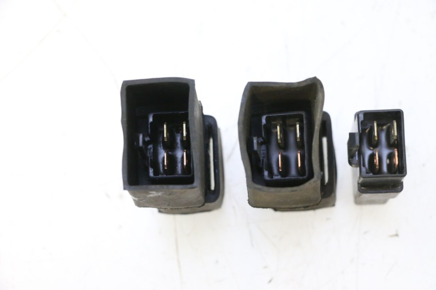 photo de RELÉ ELÉTRICO HONDA VFR FI RC46 800 (1998 - 2001) - Outro ângulo de visão
