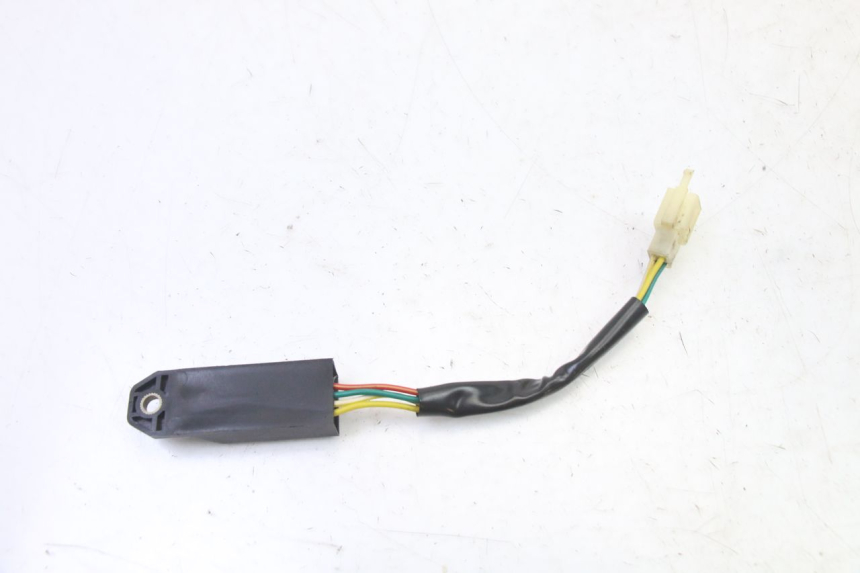 photo de RELÉ ELÉTRICO PEUGEOT VIVACITY NEW 4T 50 (2008 - 2017) - Outro ângulo de visão