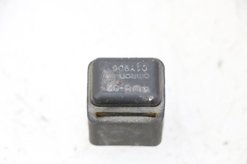 photo de RELÉ ELÉTRICO YAMAHA XJN DIVERSION 600 (2000 - 2003) - Detalhe da peça