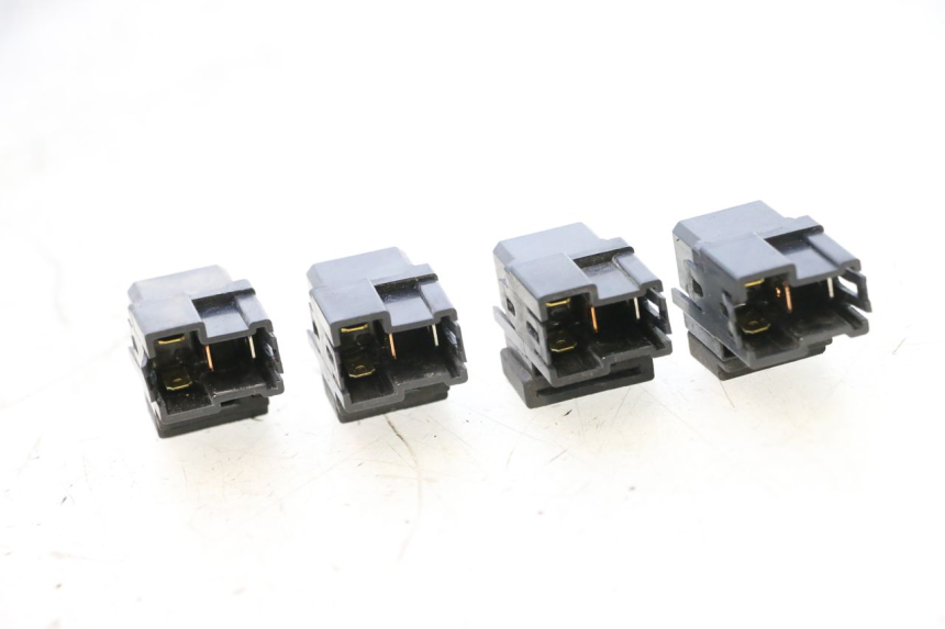 photo de RELÉ ELÉTRICO YAMAHA XP T-MAX ABS 500 (2005 - 2005) - Detalhe da peça