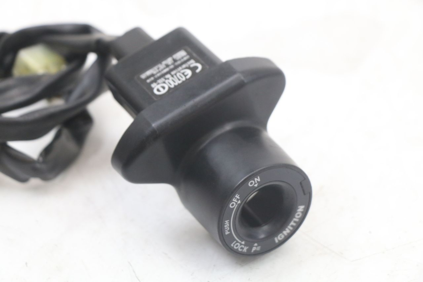photo de RELÉ ELÉTRICO YAMAHA FZ1 FAZER 1000 (2007 - 2009) - Outro ângulo de visão