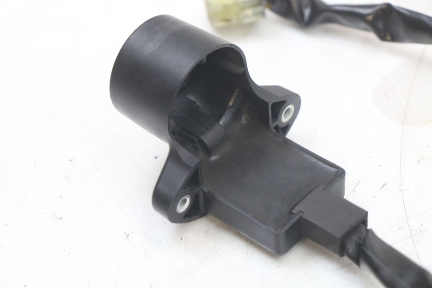 photo de RELÉ ELÉTRICO YAMAHA FZ1 FAZER 1000 (2007 - 2009) - Pontos de fixação