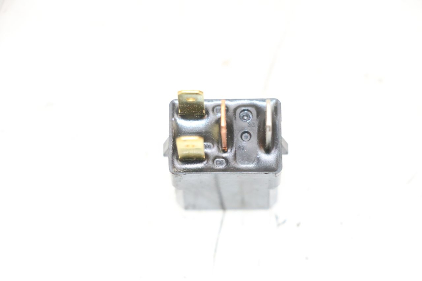 photo de RELÉ ELÉTRICO YAMAHA NEOS NEO'S 4T 50 (2008 - 2016) - Detalhe da peça