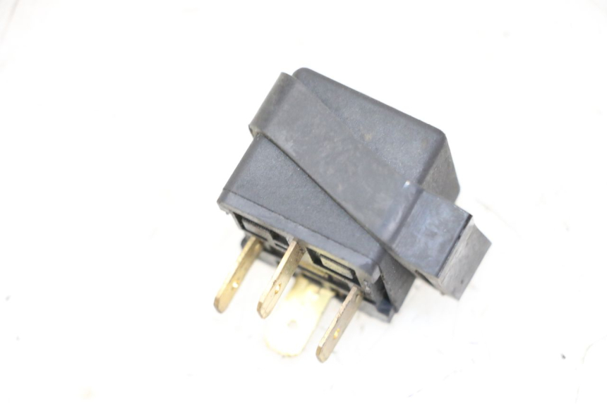 photo de RELÉ ELÉTRICO YAMAHA YP MAJESTY 125 (2007 - 2010) - Detalhe da peça