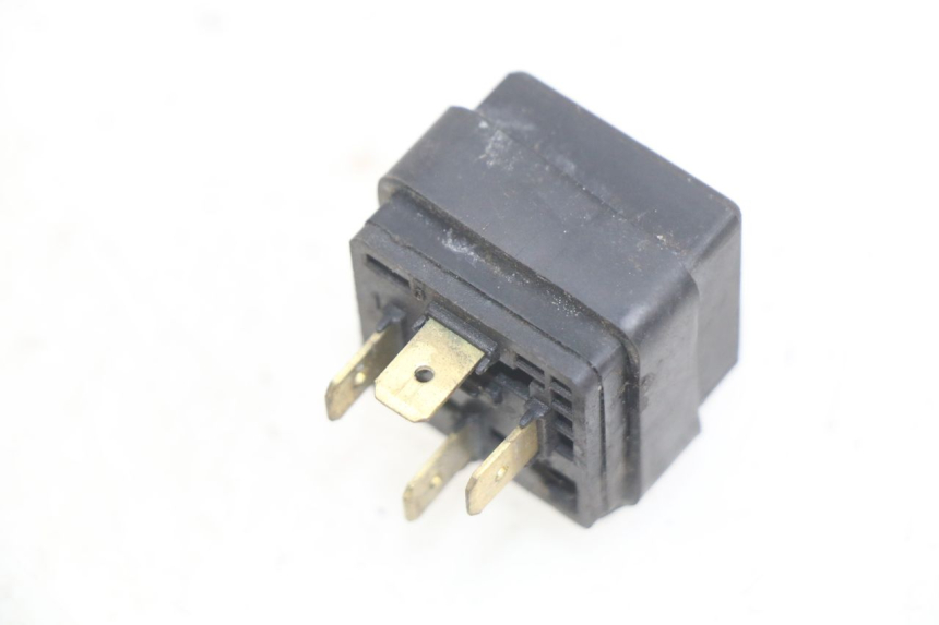 photo de RELÉ ELÉTRICO YAMAHA YP MAJESTY 125 (1998 - 2001) - Detalhe da peça