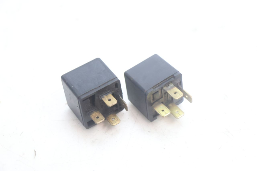 photo de RELÉ ELÉTRICO YAMAHA YP MAJESTY 125 (2007 - 2010) - Detalhe da peça