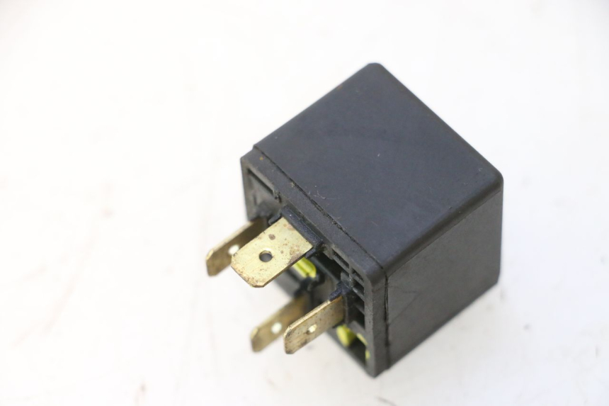 photo de RELÉ ELÉTRICO YAMAHA YP MAJESTY 125 (1998 - 2001) - Detalhe da peça