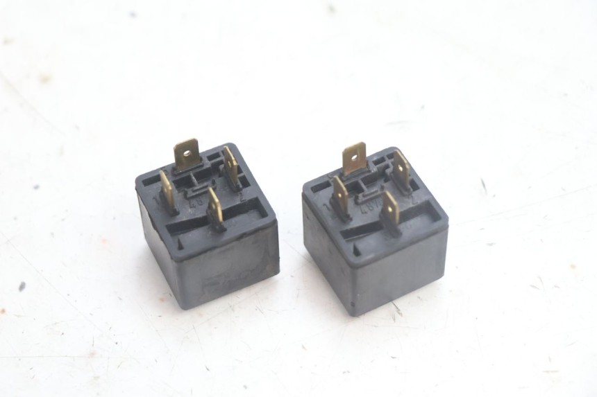photo de RELÉ ELÉTRICO YAMAHA YP MAJESTY 125 (2002 - 2006) - Zoom do estado de desgaste