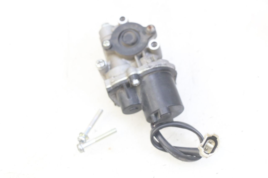 photo de RELÉ ELÉTRICO YAMAHA YZF R1 1000 (2007 - 2008) - Zoom do estado de desgaste