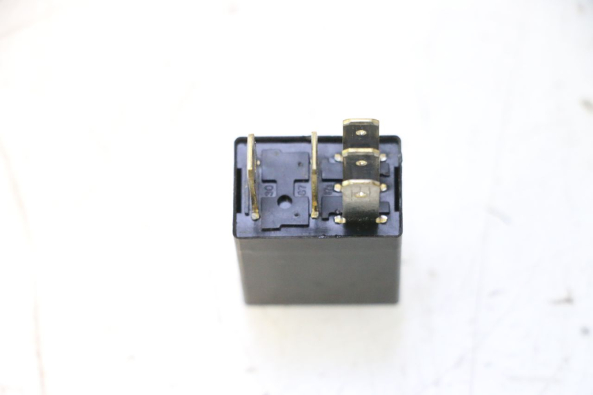 photo de RELÉ ELÉTRICO PIAGGIO ZIP IGET 4T 50 (2021 - 2023) - Zoom do estado de desgaste