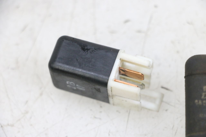 photo de RELÉ ELÉTRICO KAWASAKI ZR 7 750 (1999 - 2004) - Ampliação técnica