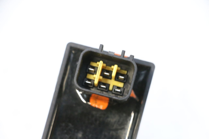 photo de RELÉ FAROL KEEWAY F-ACT FACT EVO 50 (2020 - 2026) - Zoom do estado de desgaste