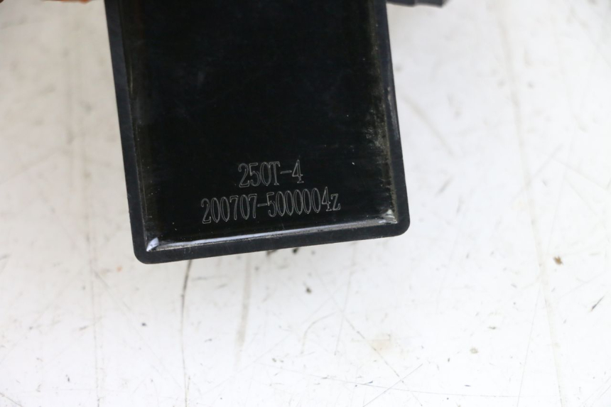 photo de RELÉ DO FAROL KEEWAY K-LIGHT KLIGHT 125 (2018 - 2025) - Detalhe da peça