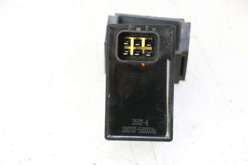 photo de RELÉ DO FAROL KEEWAY K-LIGHT KLIGHT 125 (2018 - 2025) - Zoom do estado de desgaste