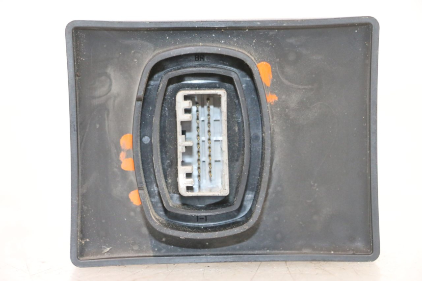 photo de RELÉ FAROL HONDA PCX (JF57/JF64) 125 (2014 - 2018) - Outro ângulo de visão