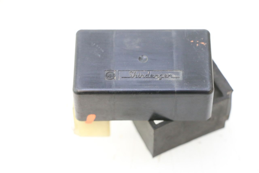 photo de RELÉ DO FAROL HONDA ST PAN EUROPEAN 1100 (1990 - 2002) - Vista principal