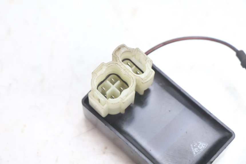 photo de RELÉ DO FAROL KYMCO SUPER 8 2T 50 (2007 - 2013) - Detalhe da peça