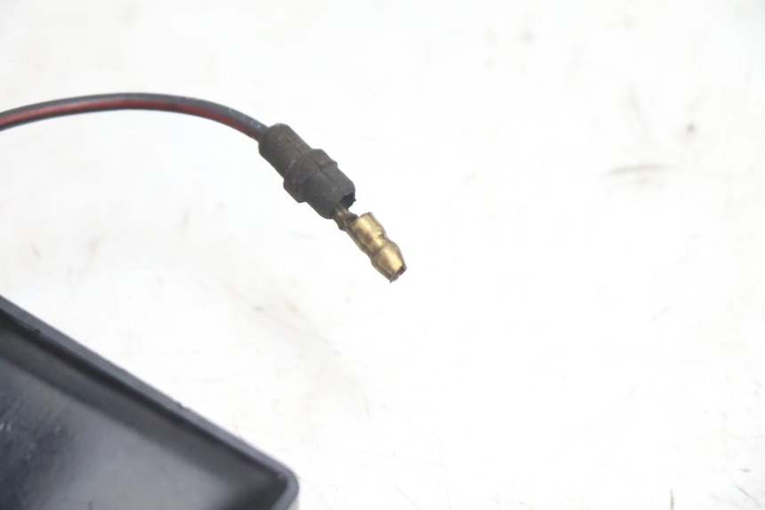 photo de RELÉ DO FAROL KYMCO SUPER 8 2T 50 (2007 - 2013) - Zoom do estado de desgaste