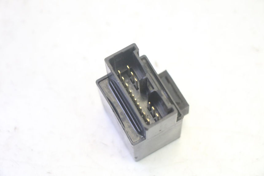 photo de RELÉ DE BOMBA DE COMBUSTÍVEL YAMAHA FJR ABS 1300 (2006 - 2012) - Outro ângulo de visão