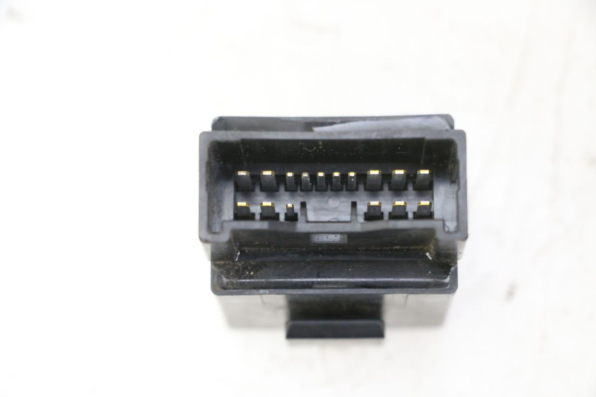 photo de RELÉ DE BOMBA DE COMBUSTÍVEL YAMAHA MT-07 MT07 ABS 700 (2014 - 2017) - Outro ângulo de visão