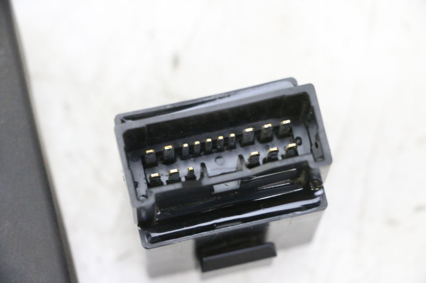 photo de RELÉ DE BOMBA DE COMBUSTÍVEL YAMAHA MT-07 MT07 ABS 700 (2014 - 2017) - Outro ângulo de visão