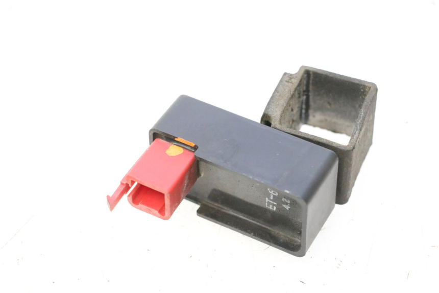 photo de RELÉ DA BOMBA DE COMBUSTÍVEL HONDA ST PAN EUROPEAN 1100 (1990 - 2002) - Zoom do estado de desgaste