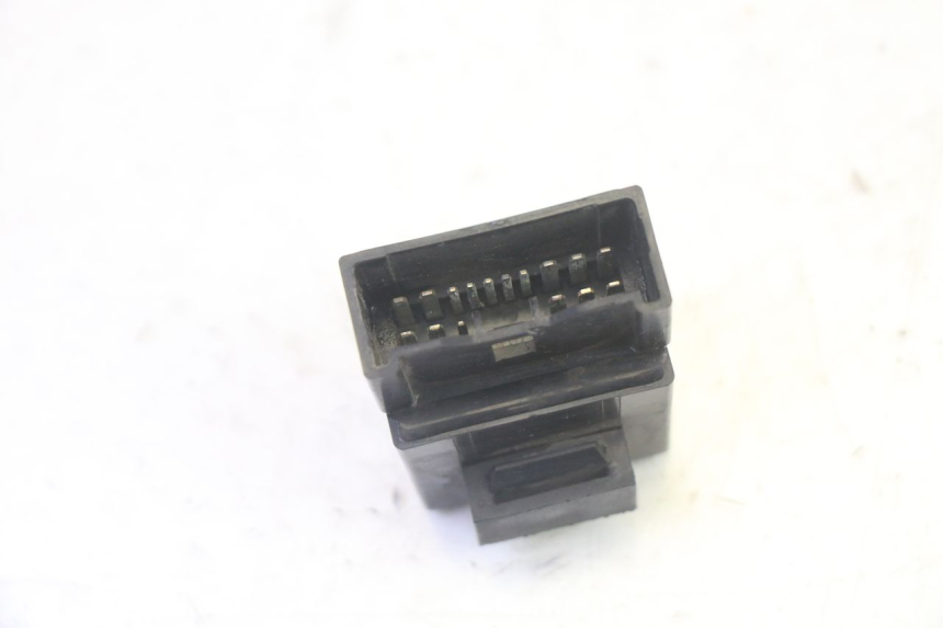 photo de RELÉ DE BOMBA DE COMBUSTÍVEL YAMAHA TDM ABS 900 (2002 - 2014) - Outro ângulo de visão