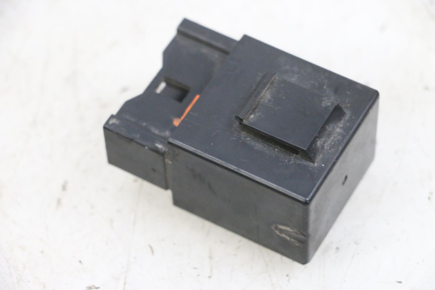 photo de RELÉ DE BOMBA DE COMBUSTÍVEL YAMAHA TDM ABS 900 (2002 - 2014) - Zoom do estado de desgaste