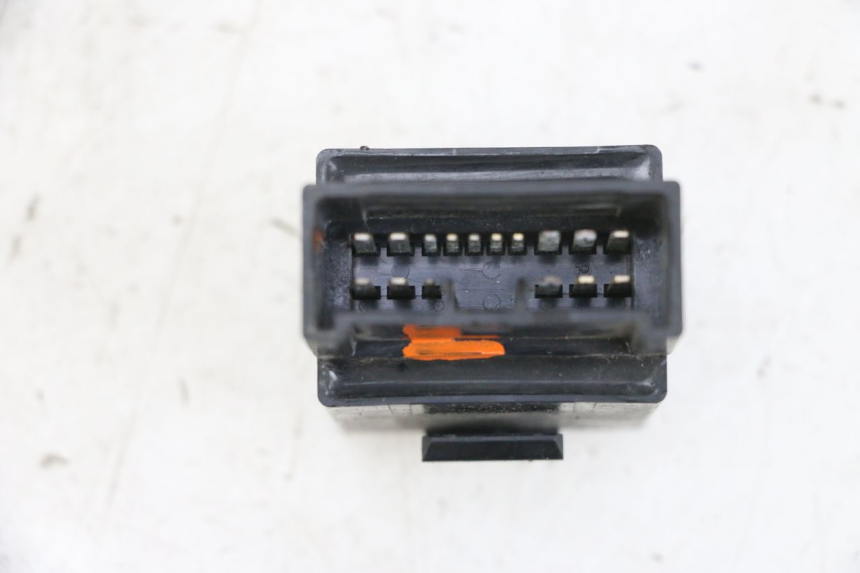 photo de RELÉ DE BOMBA DE COMBUSTÍVEL YAMAHA TDM ABS 900 (2002 - 2014) - Outro ângulo de visão