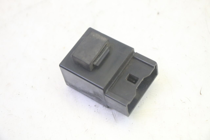 photo de RELÉ DE BOMBA DE COMBUSTÍVEL YAMAHA TDM ABS 900 (2002 - 2014) - Zoom do estado de desgaste
