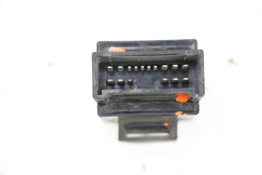 photo de RELÉ DE BOMBA DE COMBUSTÍVEL YAMAHA TDM ABS 900 (2002 - 2014) - Outro ângulo de visão