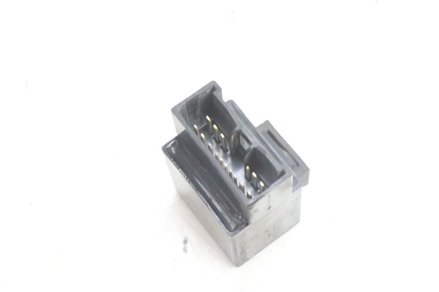 photo de RELÉ DE BOMBA DE COMBUSTÍVEL YAMAHA TDM ABS 900 (2002 - 2014) - Outro ângulo de visão