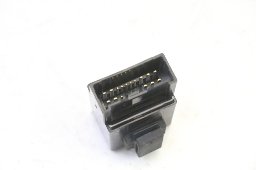 photo de RELÉ DE BOMBA DE COMBUSTÍVEL YAMAHA XJ6 ABS 600 (2008 - 2016) - Zoom do estado de desgaste