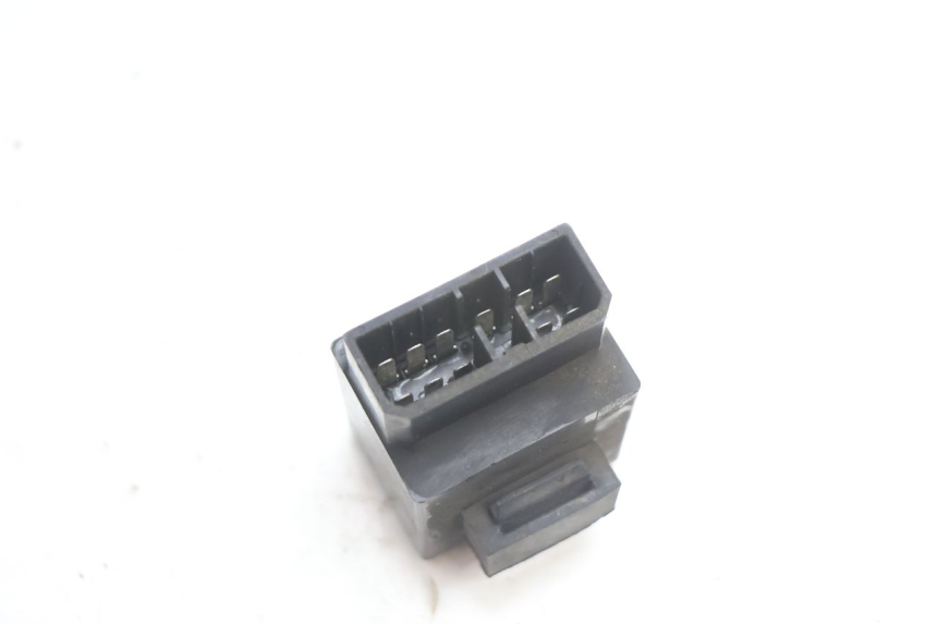 photo de RELÉ DA BOMBA DE COMBUSTÍVEL YAMAHA YZF R GENESIS 750 (1993 - 1998) - Zoom do estado de desgaste