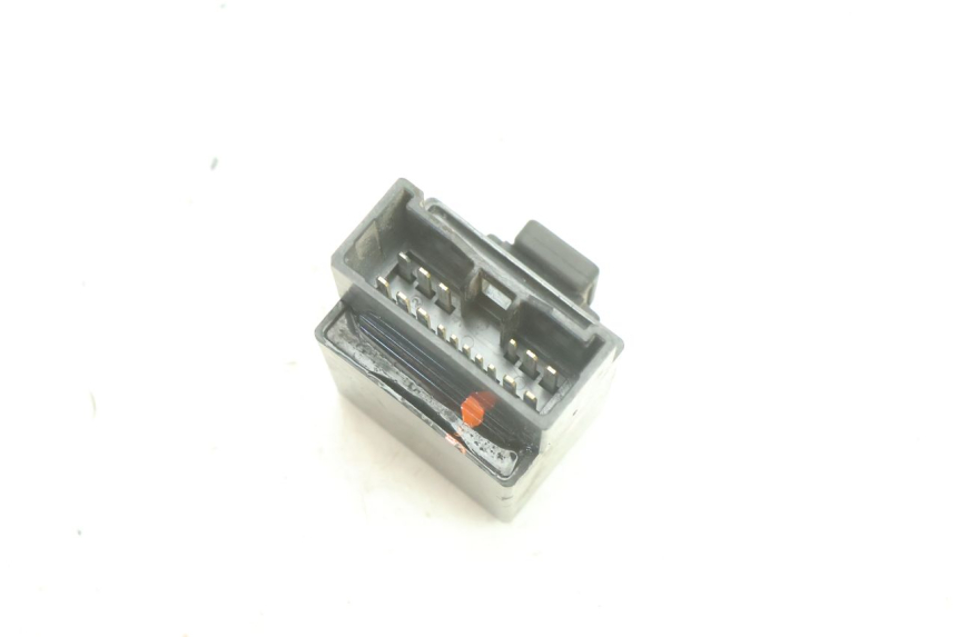 photo de RELÉ DA BOMBA DE COMBUSTÍVEL YAMAHA YZF R6 600 (2008 - 2009) - Zoom do estado de desgaste