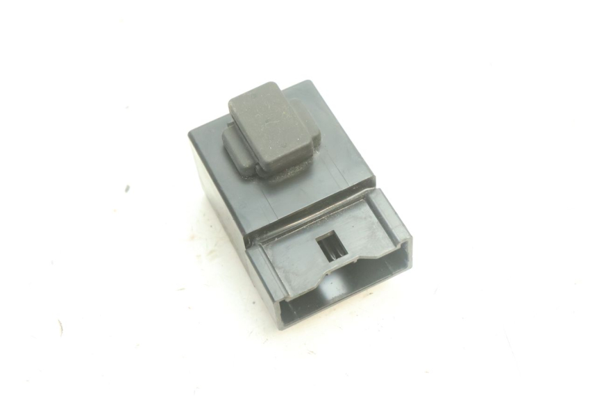 photo de RELÉ DA BOMBA DE COMBUSTÍVEL YAMAHA YZF R6 600 (2008 - 2009) - Outro ângulo de visão