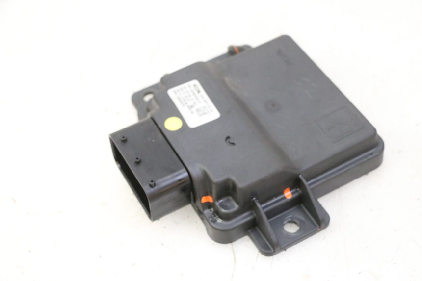 photo de RELÉ ROLL LOCK PIAGGIO MP3 HPE 310 (2024 - 2025) - Outro ângulo de visão