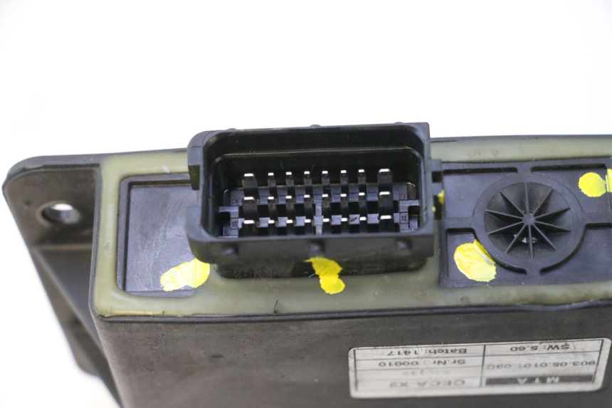 photo de RELÉ ROLL LOCK PIAGGIO MP3 500 (2016 - 2018) - Outro ângulo de visão