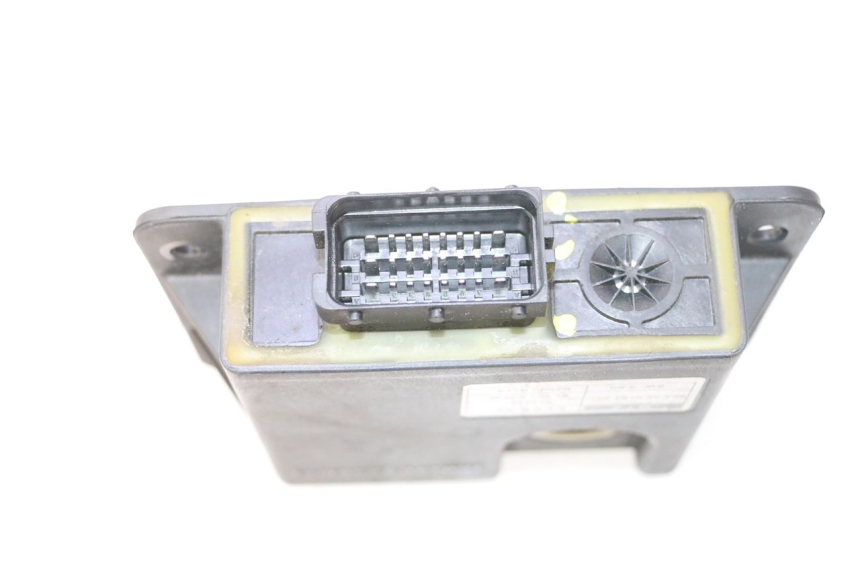 photo de RELÉ ROLL LOCK PIAGGIO MP3 500 (2011 - 2015) - Outro ângulo de visão